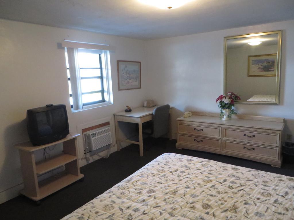 Southwind Motel Stuart Room photo